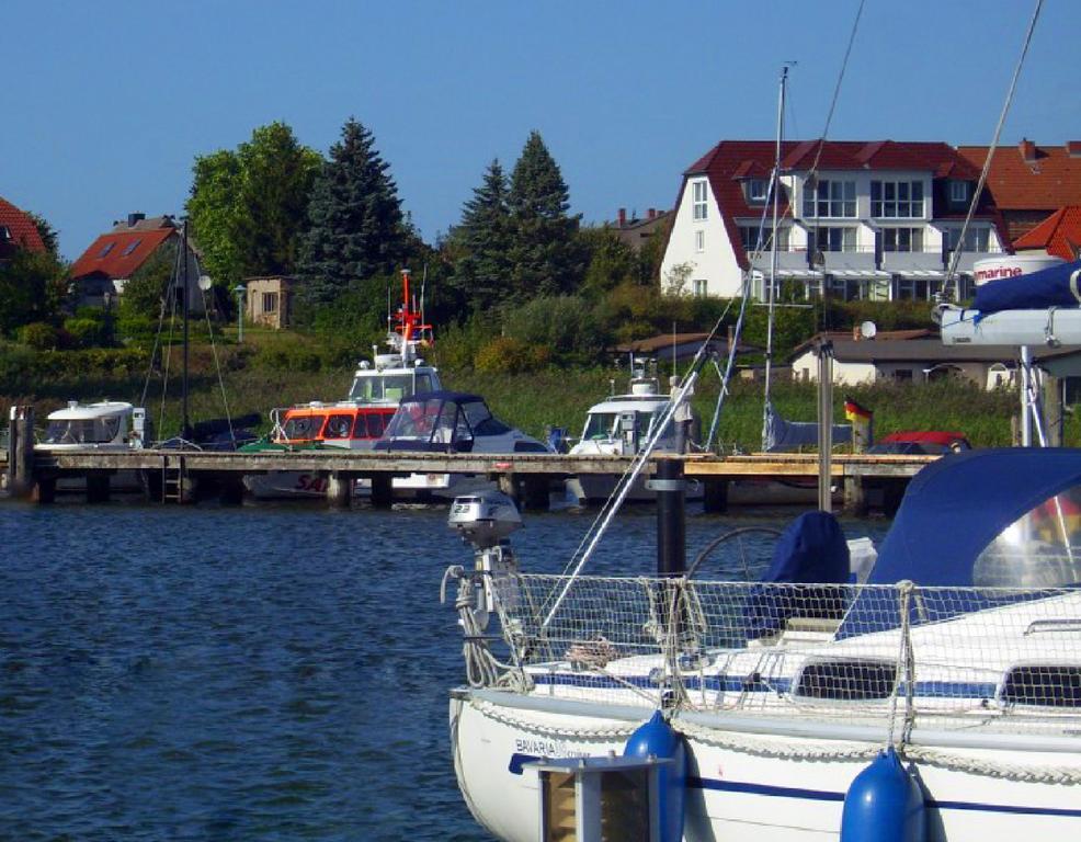 Ferienhaus Suedblick Am Yachthafen Breege Exterior foto